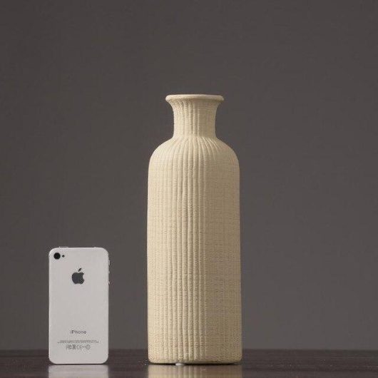 classic-bottle-shaped-ceramic-vases-2_3faf83f0-1ab0-4f86-bc3a-8c377ea90f2f